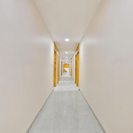 Fabhotel Parkland A Ahmedabad Exterior foto