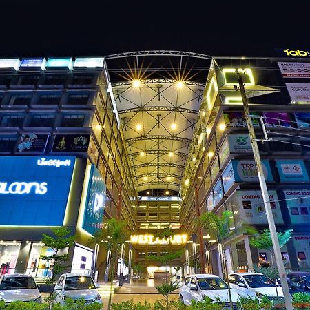 Fabhotel Parkland A Ahmedabad Exterior foto