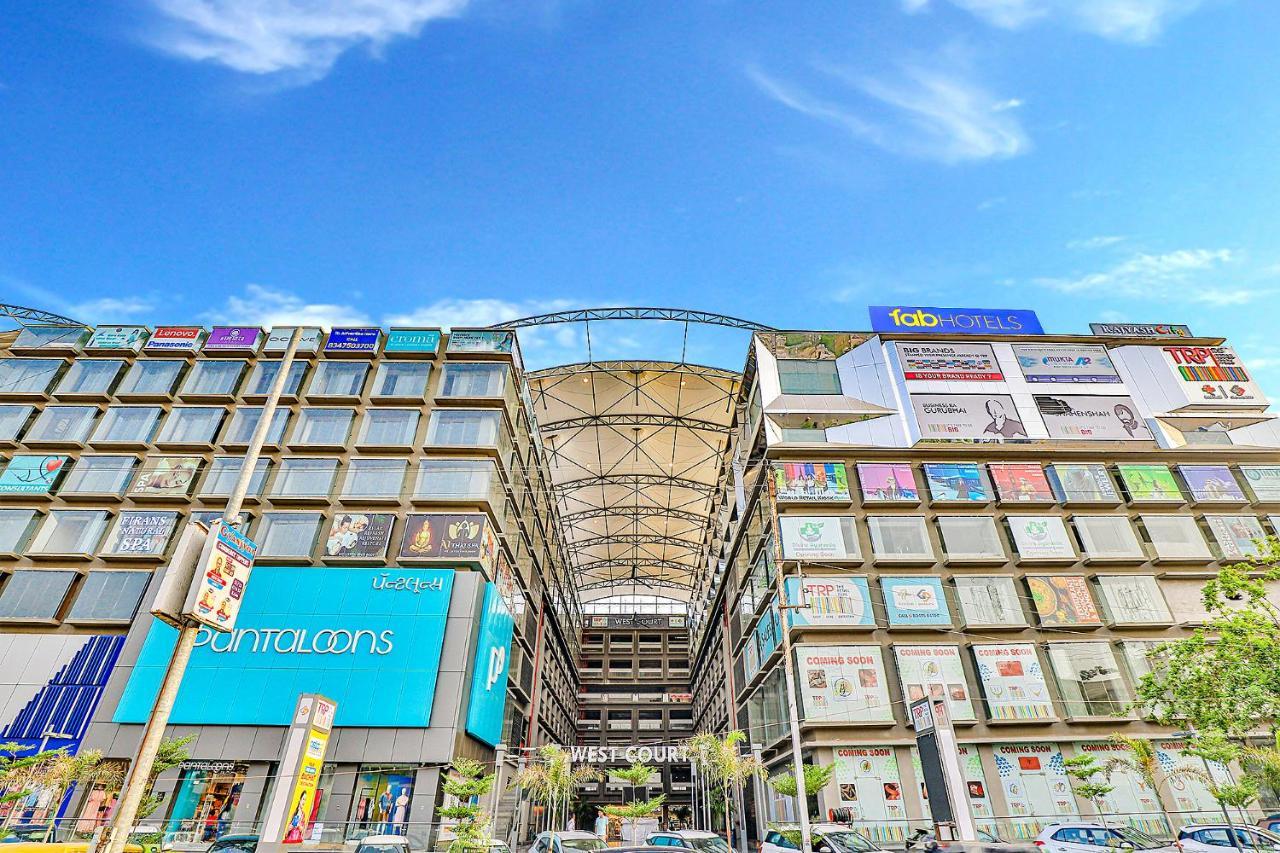 Fabhotel Parkland A Ahmedabad Exterior foto