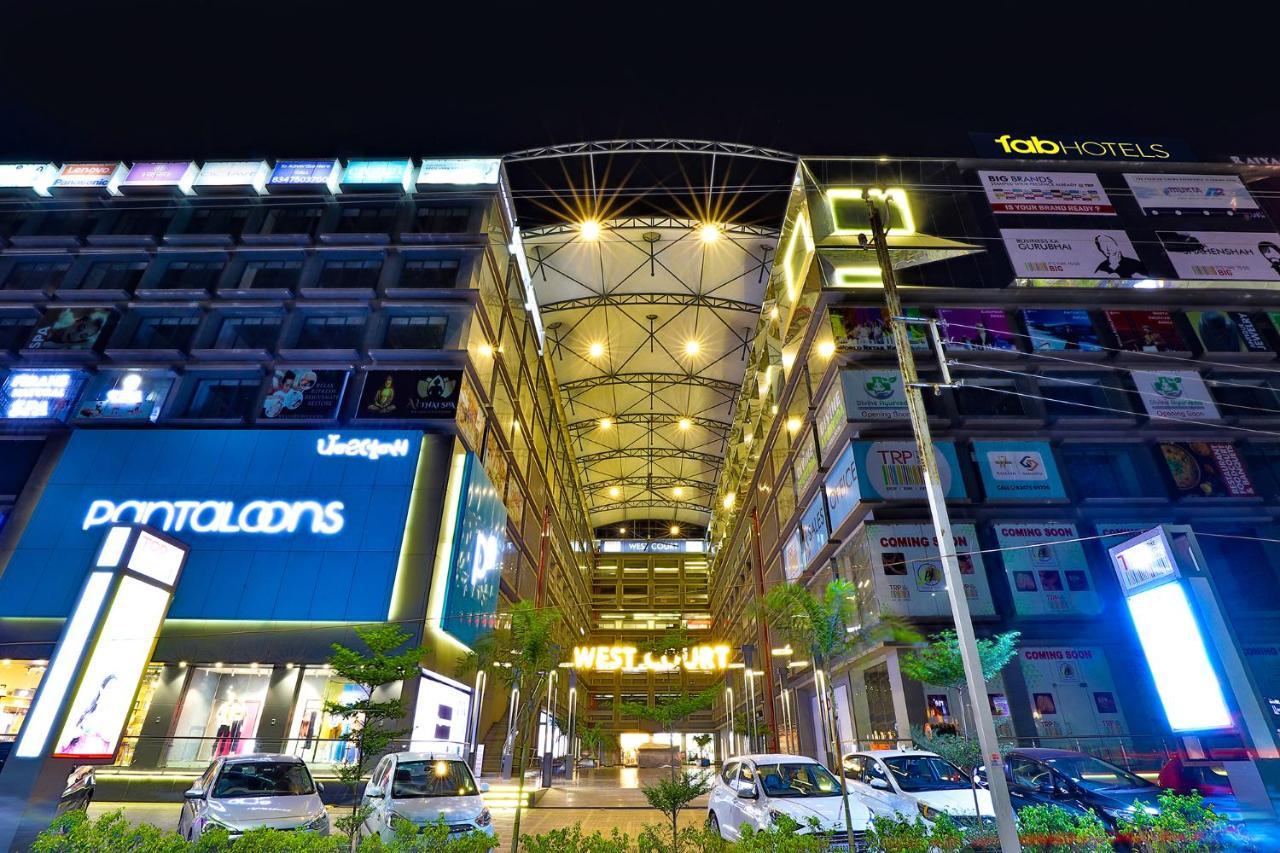 Fabhotel Parkland A Ahmedabad Exterior foto